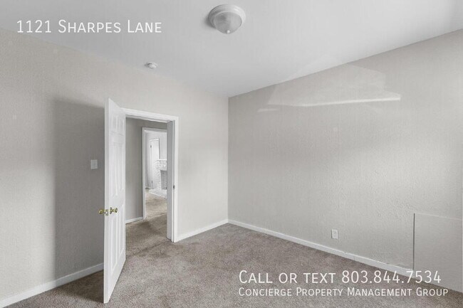 Building Photo - 1121 Sharpes Ln