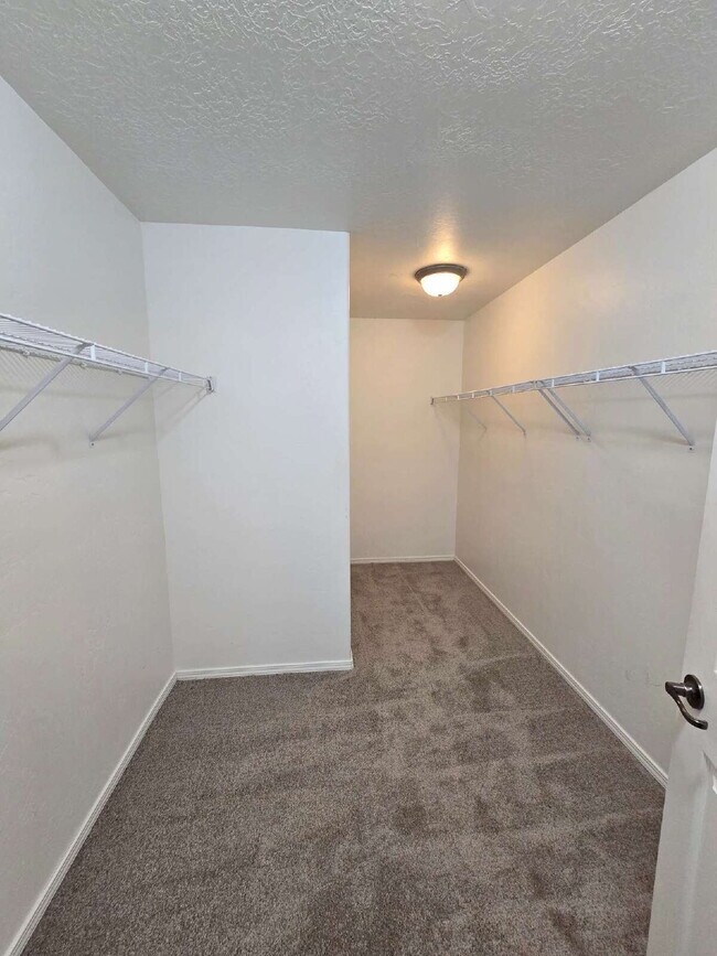 Building Photo - "Single Family Home with Incredible View!"