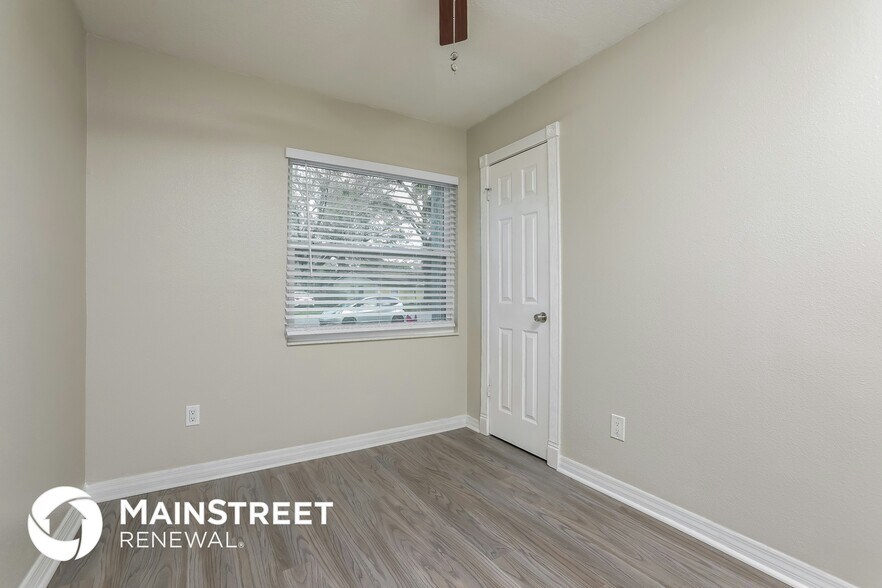 Building Photo - 109 N Alderwood St