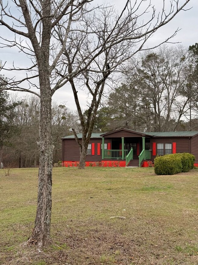 Building Photo - Beauregard Rental On Large 1/2 Acre Lot!