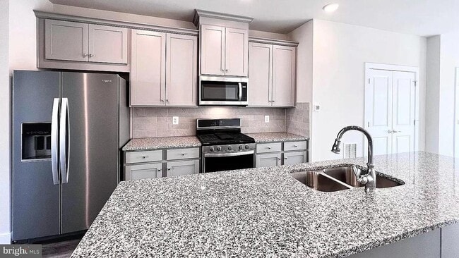 Building Photo - 1207 Vermeer Ave