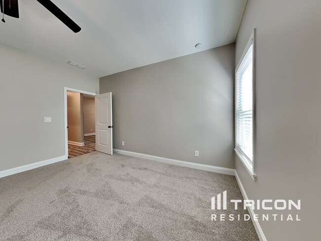 Building Photo - 7841 Melanie Dr