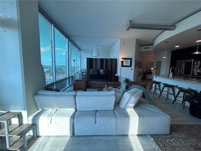 Building Photo - 923 Peachtree St NE