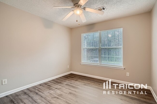 Building Photo - 1305 Maple Valley Ct