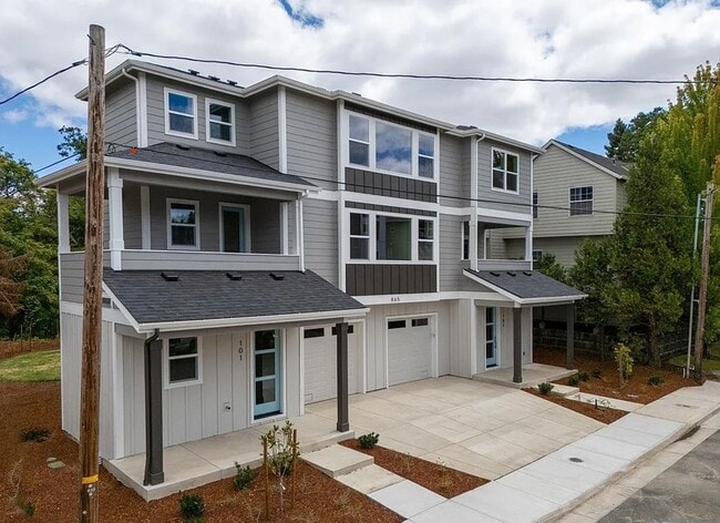 Building Photo - 865 SW Grove St