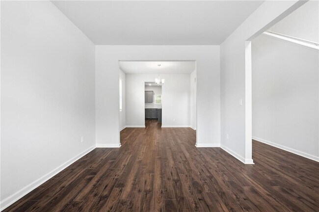 Building Photo - 3132 Hawthorn Farm Blvd