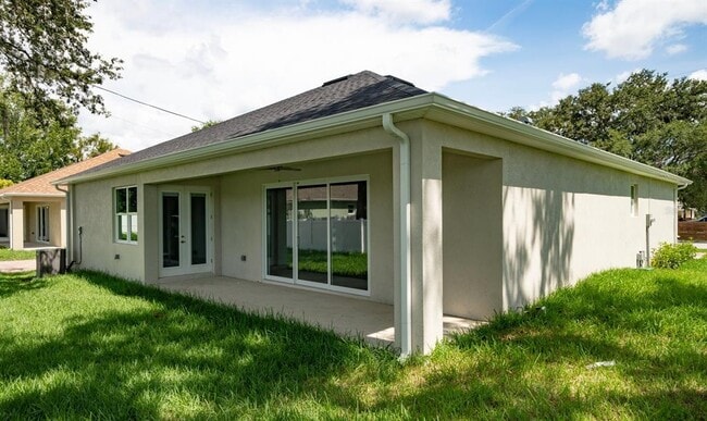 Building Photo - 20007 Leonard Rd
