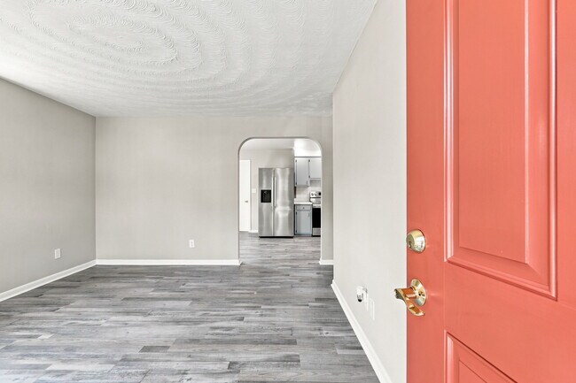 Building Photo - 727 Osborn Ave