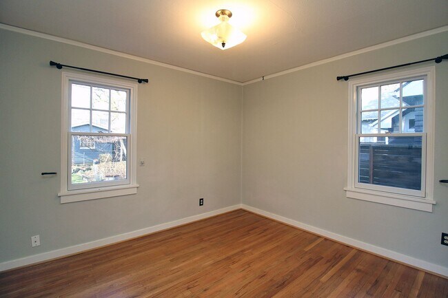 Building Photo - Spectacular 3 Bed English Tudor in the Per...