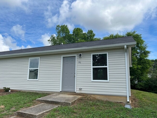 Building Photo - Cedar Grove B