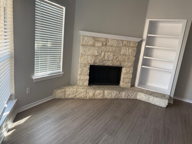 Building Photo - 6804 N Capital of Texas Hwy