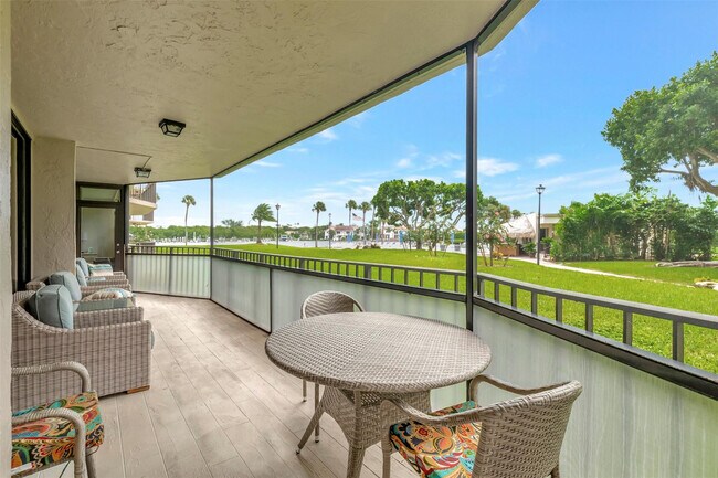 Building Photo - 899 Jeffery St