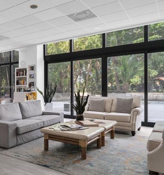 Building Photo - 1450 Brickell Bay Dr