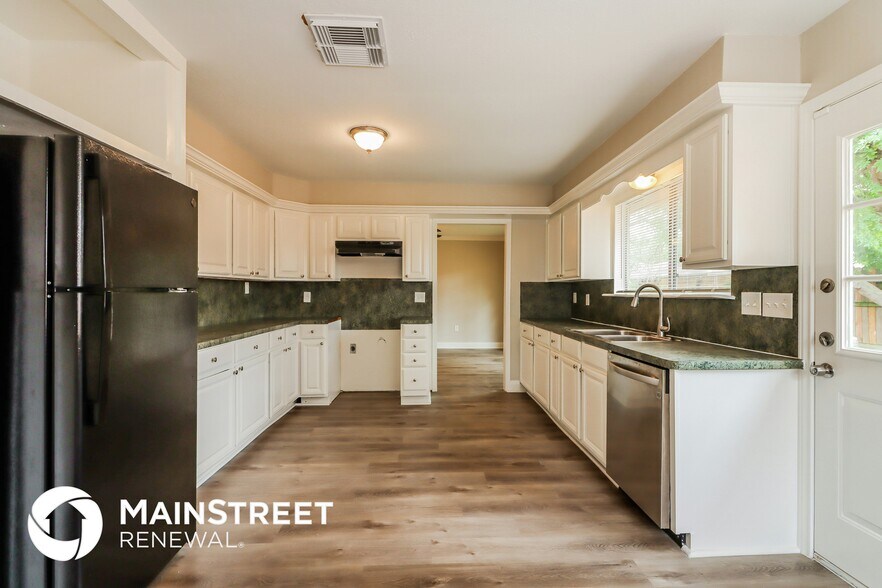 Building Photo - 10531 Mills Walk Dr