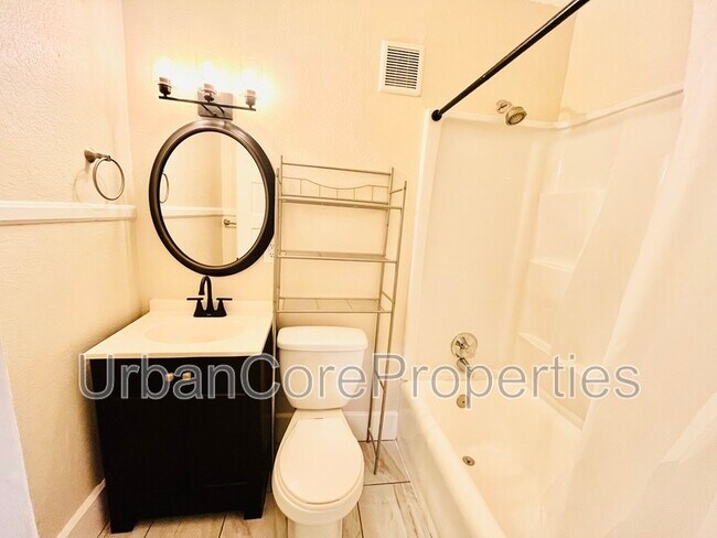 Building Photo - 360 13th Ave NE