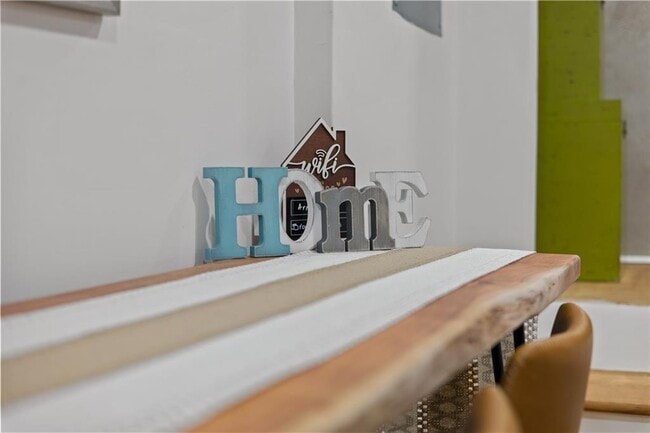 Building Photo - 3285 Mar Lanta Dr