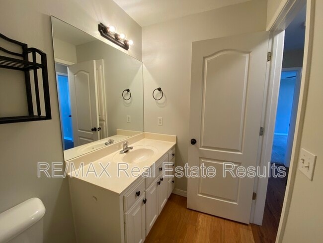 Building Photo - 1601 S 24th Pl