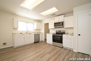 Building Photo - 4522 Sherwood Way