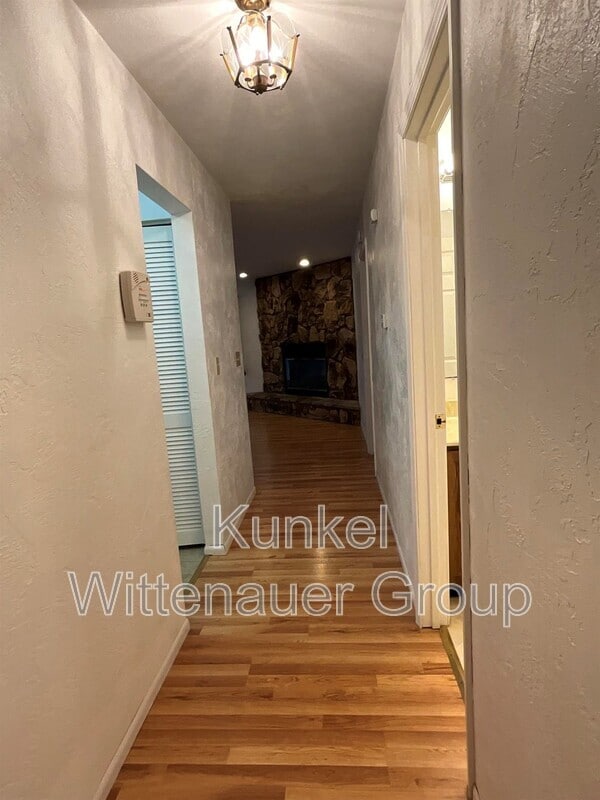 Building Photo - 23 Innsbruck Ln