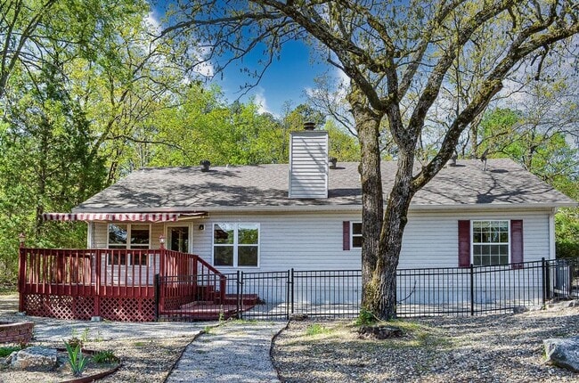 Building Photo - East Gate Area | Home | Unfurnished