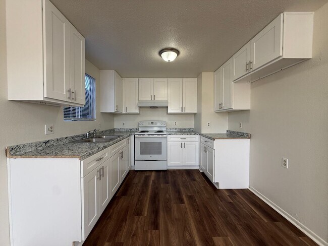 Building Photo - S12000