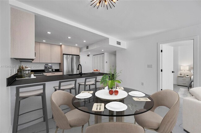 Building Photo - 345 Ocean Dr