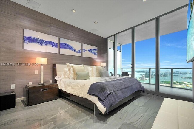 Building Photo - 1100 Biscayne Blvd