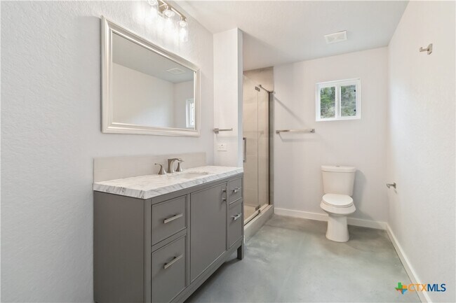 Building Photo - 462 Ledgeview Dr