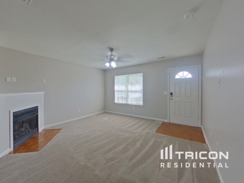 Building Photo - 1513 Crandon Dr