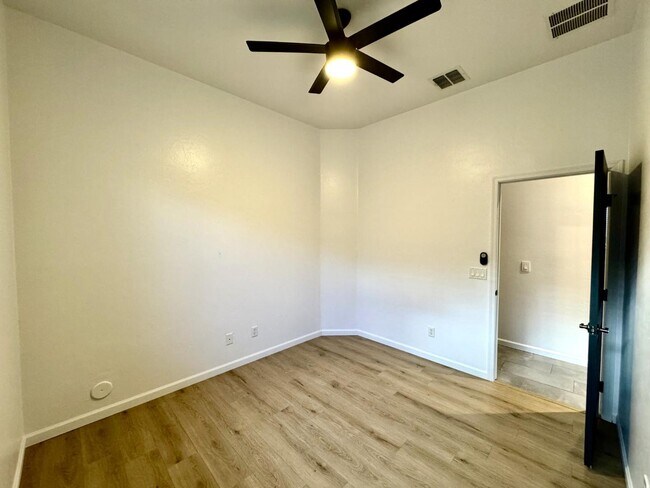 Building Photo - 13743 N High Mountain View Pl