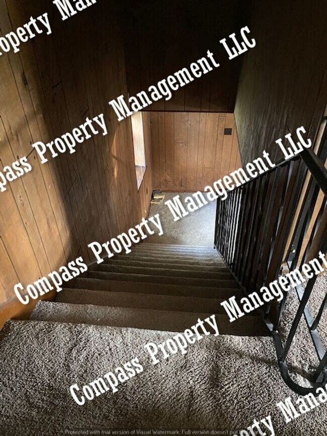 Building Photo - $995 - 2 Bed, 1 Bath - East Earl