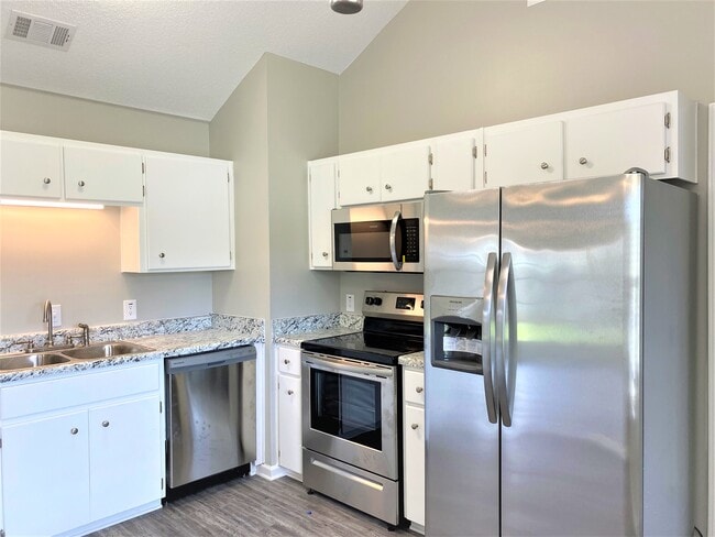 Building Photo - 144 Berwick Lakes Blvd