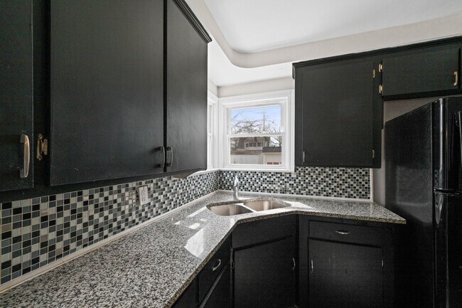 Building Photo - 26950 Mallard Ave
