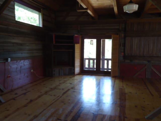 Building Photo - 15226 Creek Rd