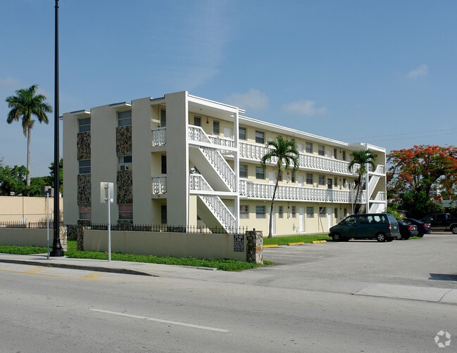 Primary Photo - 835 SW 1st St