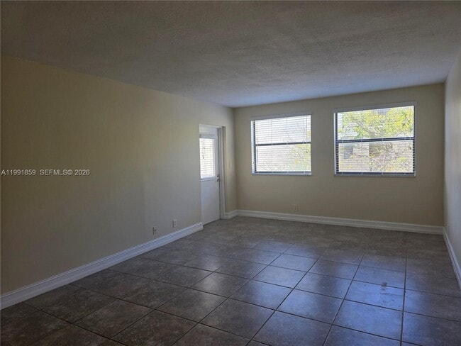 Building Photo - 8100 Geneva Ct