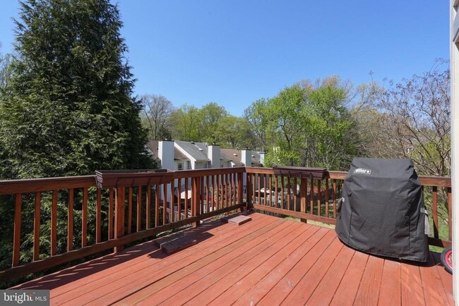 Building Photo - 8010 Readington Ct