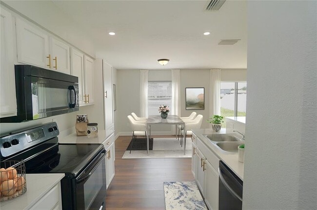 Building Photo - 7827 Carriage Pointe Dr