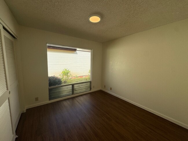 Building Photo - For Rent - 91-1054 Meahale Pl.