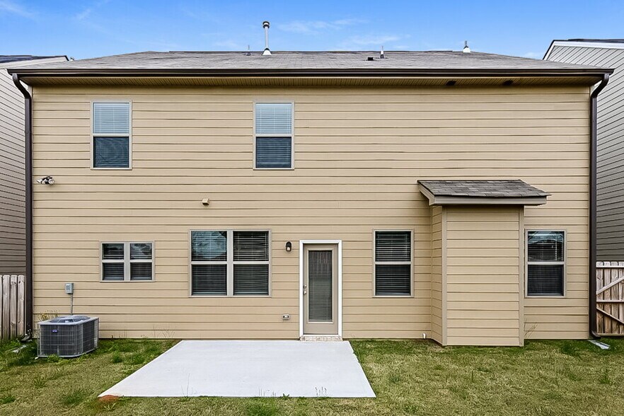 Building Photo - 517 Emporia Loop