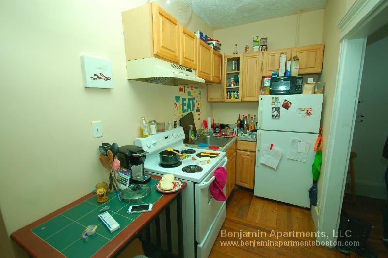 Building Photo - 883 Huntington Ave