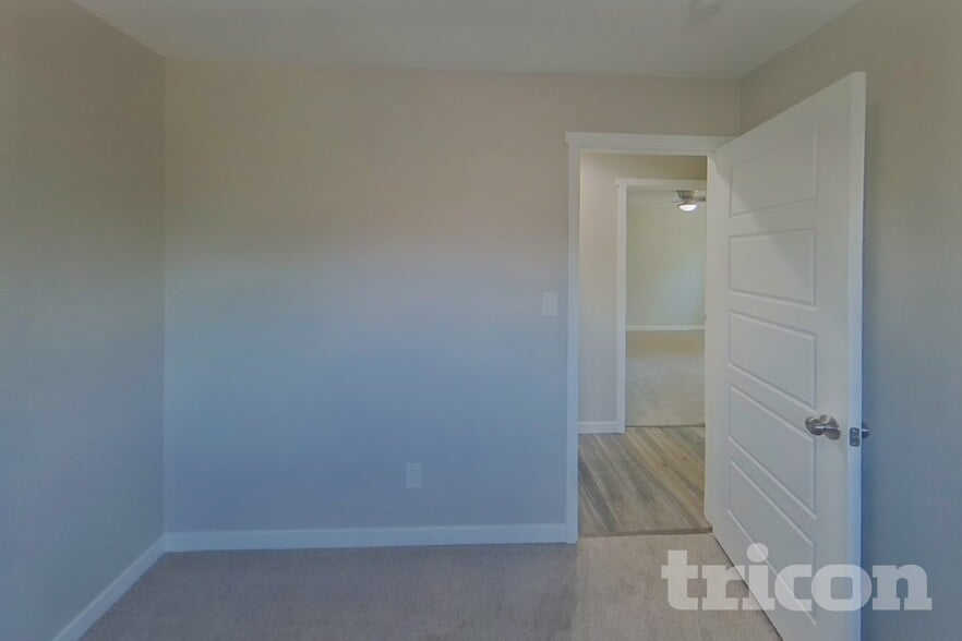 Building Photo - 6955 Harding St