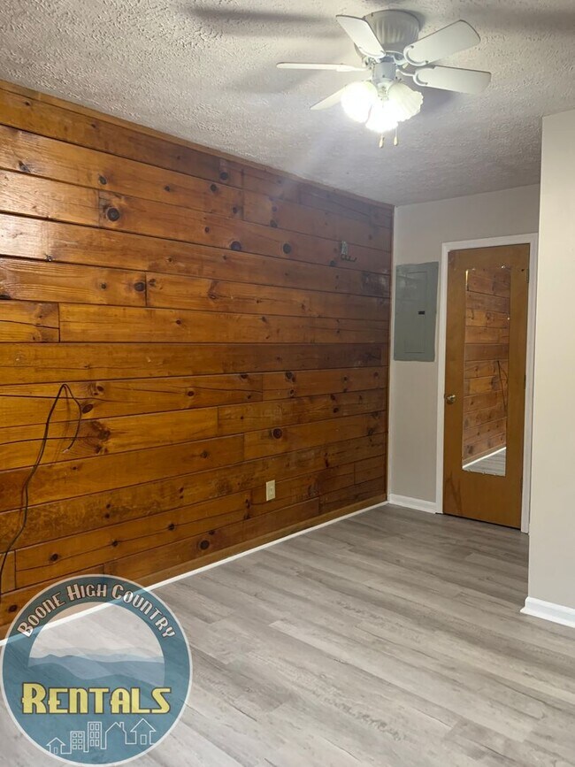 Building Photo - 182 Alpine Acres Rd