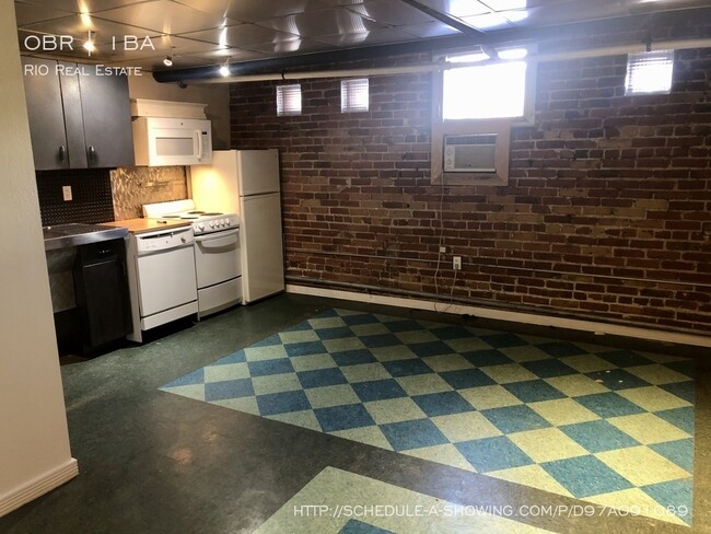 Primary Photo - Amazing Garden Level Studio Unit in Uptown!!