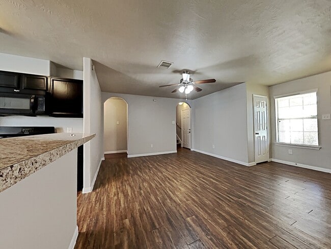 Building Photo - 21607 Nella Cir