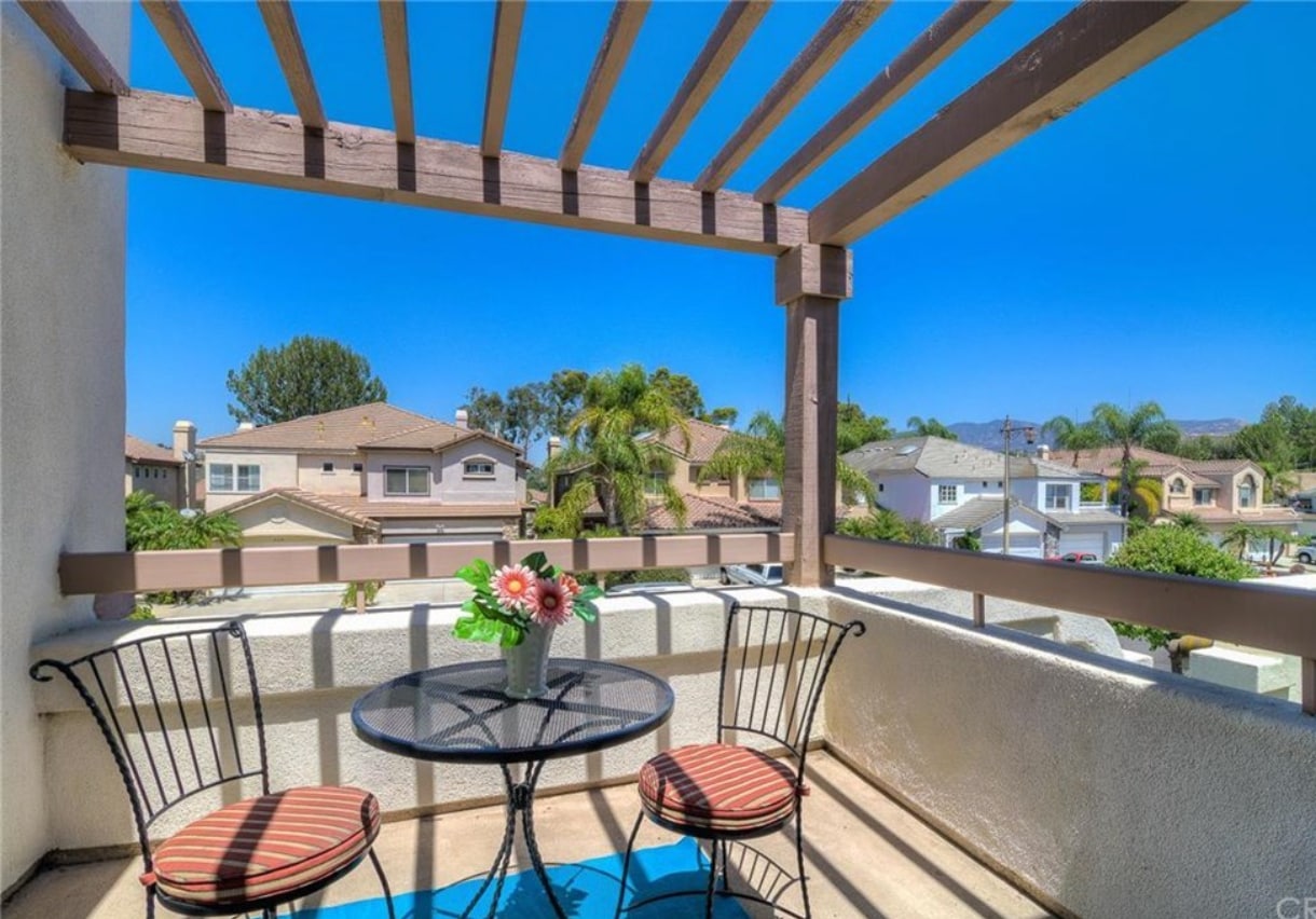 Building Photo - 933 S Lone Pine Ln