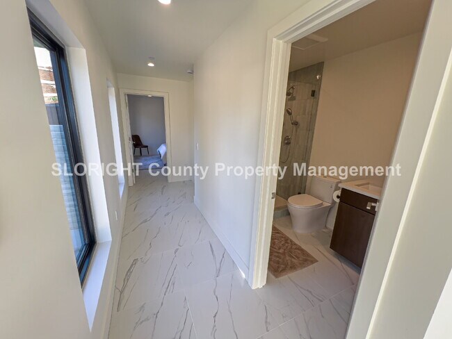 Building Photo - AVAILABLE NOW - Luxury Ocean-View Home in Prime Morro Bay Location - 3 Bed / 3 Bath