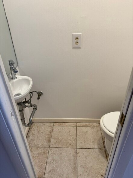 Building Photo - 765 Exton Ct