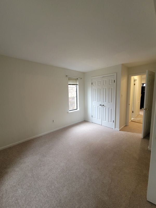 Building Photo - 705 Mountainview Dr