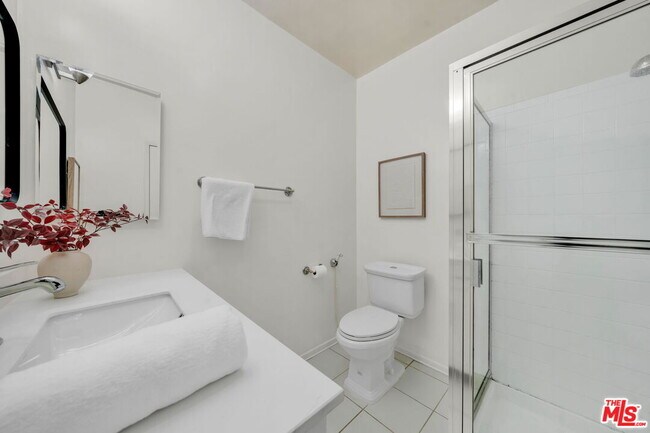 Building Photo - 900 Euclid St